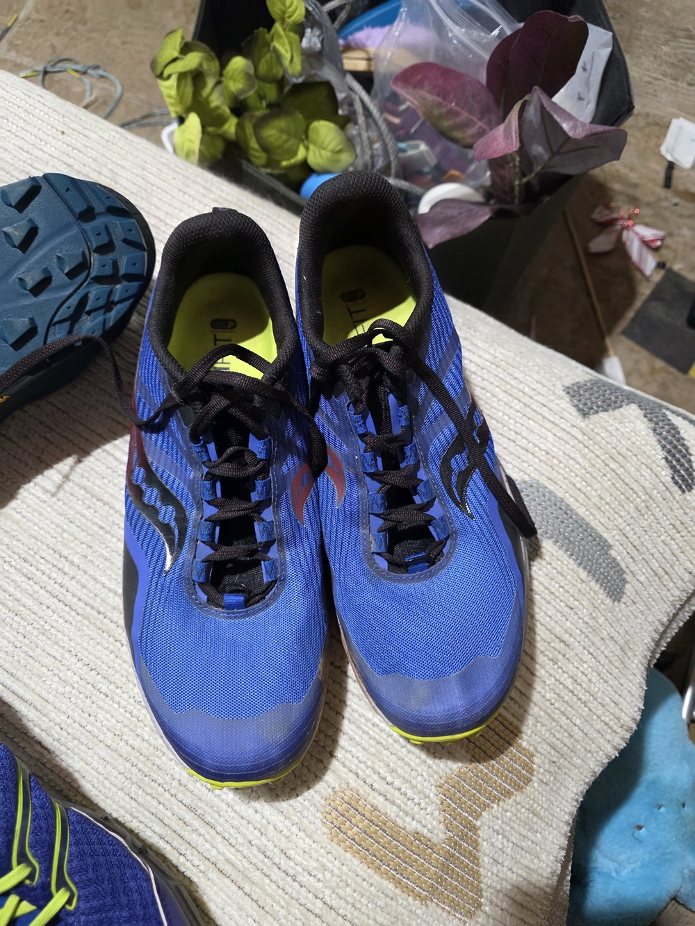 Saucony Men's Blue and Black Athletic Shoes with Yellow Accents